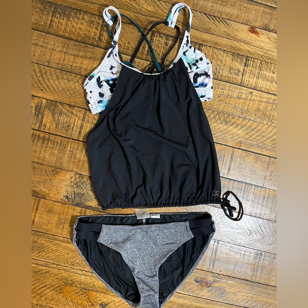 Calia by Carrie Underwood Tankini Set – Size Extra Small – Black & Gray Swim